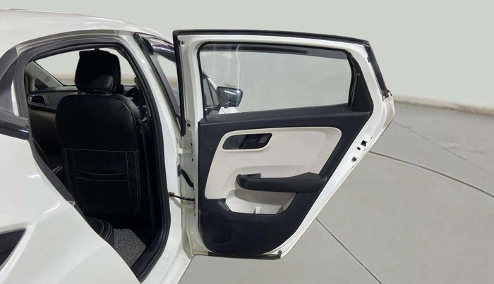 2024 Tata ALTROZ XMA PLUS PETROL, Petrol, Manual, 7,875 km, RHS Rear Door