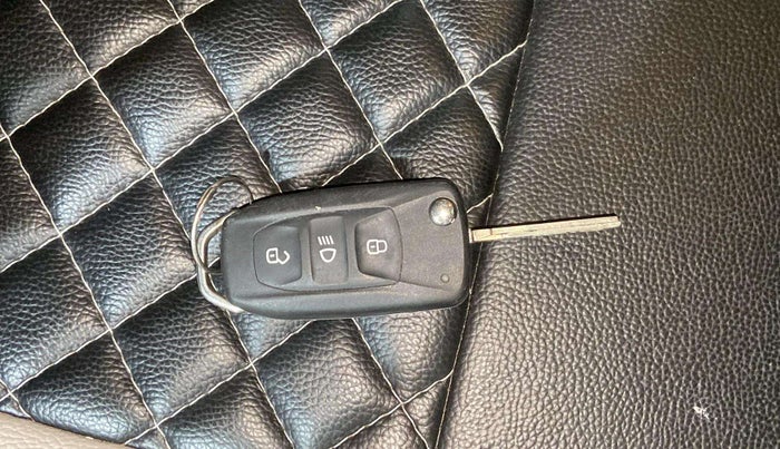 2024 Tata ALTROZ XMA PLUS PETROL, Petrol, Manual, 7,875 km, Key Close Up