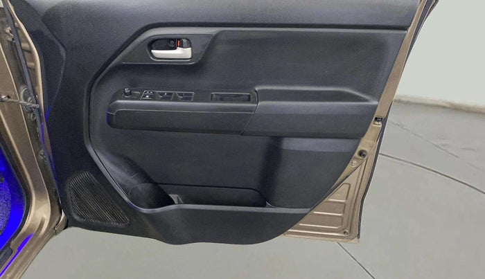 2021 Maruti New Wagon-R VXI (O) 1.0, Petrol, Manual, 35,966 km, Driver Side Door Panels Control