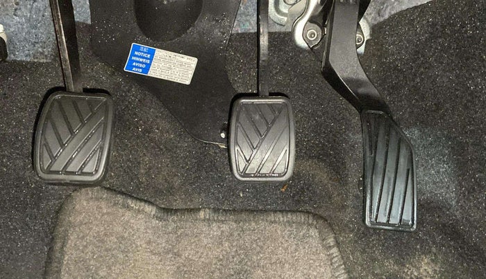 2017 Maruti Swift LXI (O), Petrol, Manual, 9,381 km, Pedals