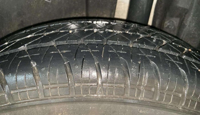 2017 Maruti Swift LXI (O), Petrol, Manual, 9,381 km, Left Rear Tyre Tread