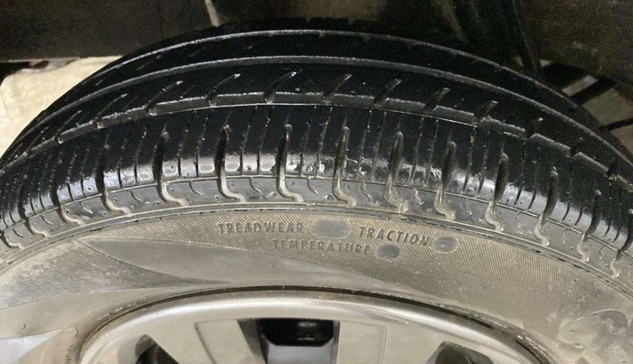 2018 Renault Kwid RXT 0.8 (O), Petrol, Manual, 23,777 km, Left Front Tyre Tread