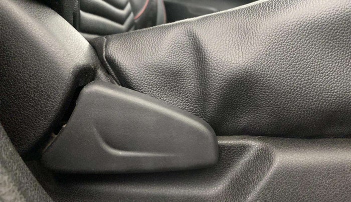 2018 Renault Kwid RXT 0.8 (O), Petrol, Manual, 23,777 km, Driver Side Adjustment Panel