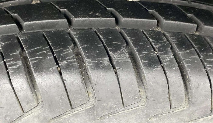 2019 Renault Kwid RXT 1.0 (O), Petrol, Manual, 19,638 km, Left Rear Tyre Tread