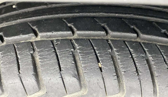 2019 Renault Kwid RXT 1.0 (O), Petrol, Manual, 19,638 km, Left Front Tyre Tread