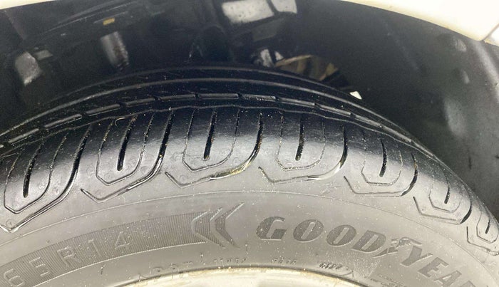 2016 Tata Tiago XZ PETROL, Petrol, Manual, 67,312 km, Right Front Tyre Tread