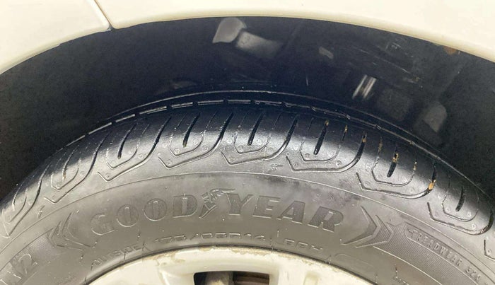 2016 Tata Tiago XZ PETROL, Petrol, Manual, 67,312 km, Left Front Tyre Tread