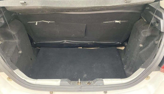 2016 Tata Tiago XZ PETROL, Petrol, Manual, 67,312 km, Boot Inside
