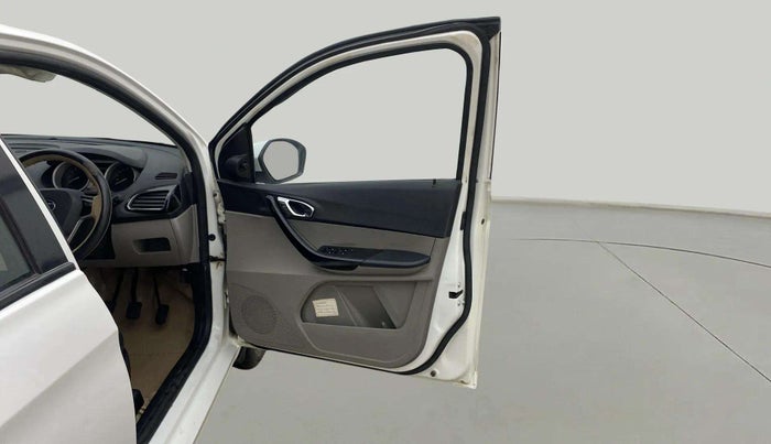 2016 Tata Tiago XZ PETROL, Petrol, Manual, 67,312 km, RHS Front Door
