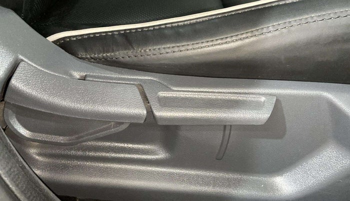 2019 Hyundai GRAND I10 NIOS SPORTZ AMT 1.2 KAPPA VTVT, Petrol, Automatic, 26,766 km, Driver Side Adjustment Panel