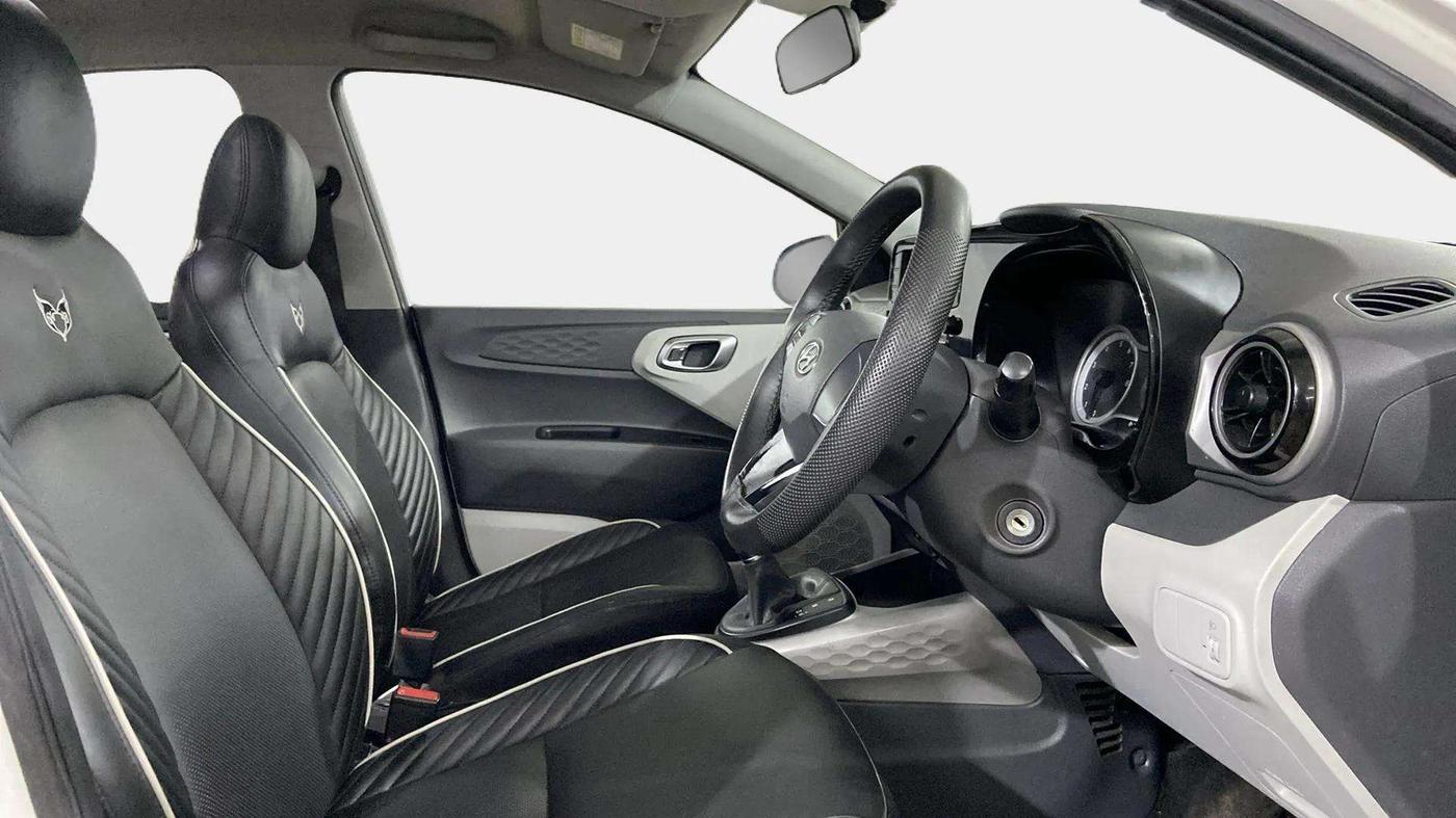 2019 Hyundai GRAND I10 NIOS SPORTZ AMT 1.2 KAPPA VTVT, Petrol, Automatic, 26,766 km, Right Side Front Door Cabin