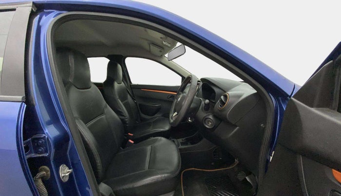 2017 Renault Kwid CLIMBER 1.0 AMT, Petrol, Automatic, 66,042 km, Right Side Front Door Cabin