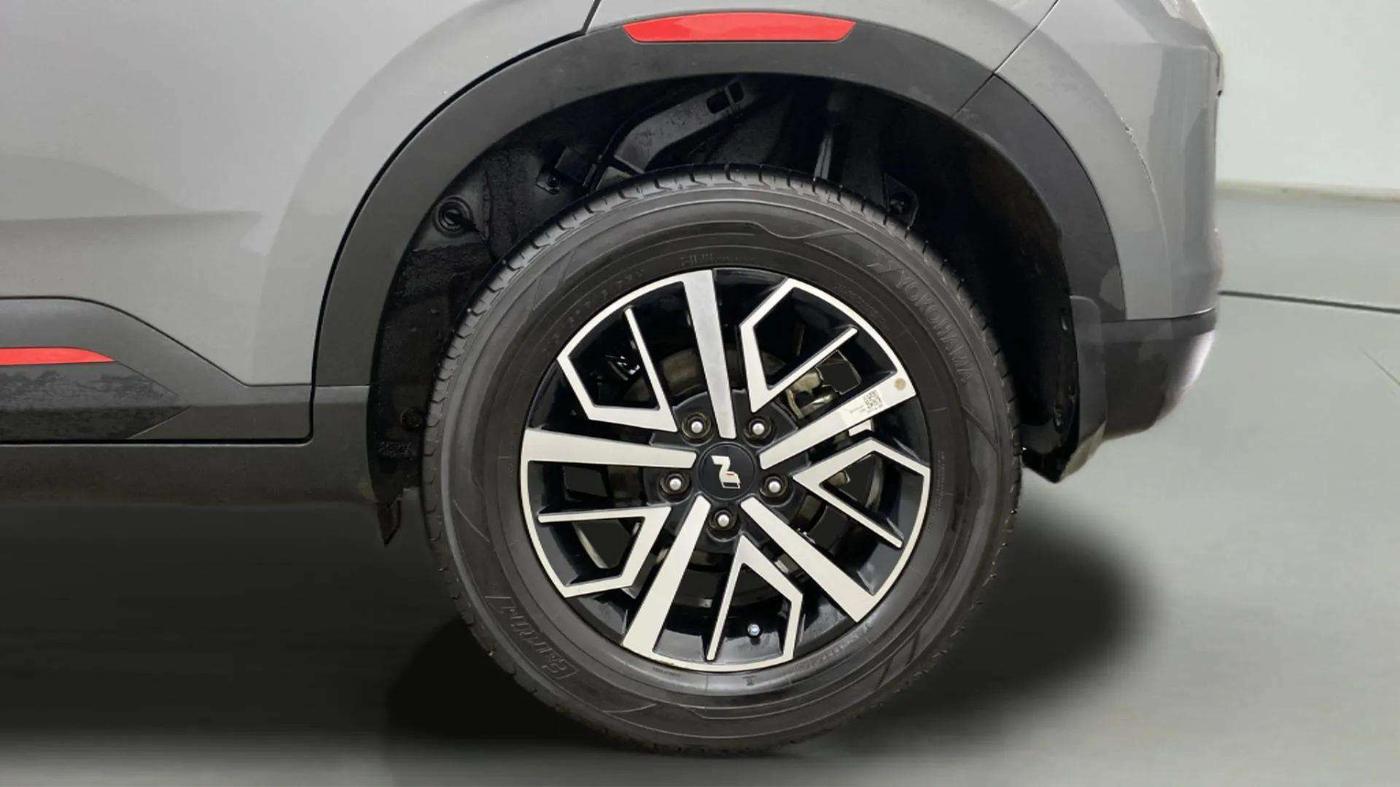 2023 Hyundai VENUE N LINE N6 1.0 TURBO DCT, Petrol, Automatic, 33,368 km, Left Rear Wheel