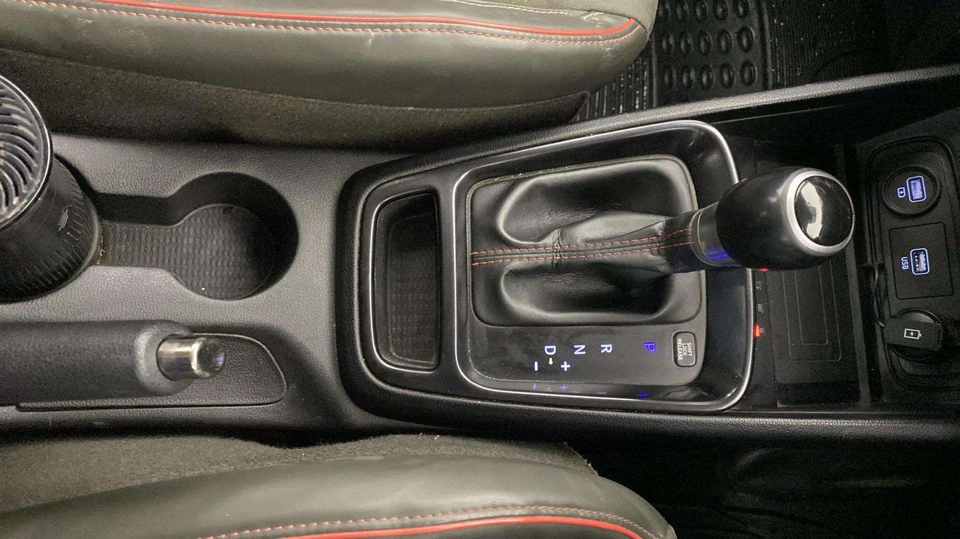 2019 Hyundai VENUE SX PLUS 1.0 TURBO DCT, Petrol, Automatic, 1,14,227 km, Gear Lever