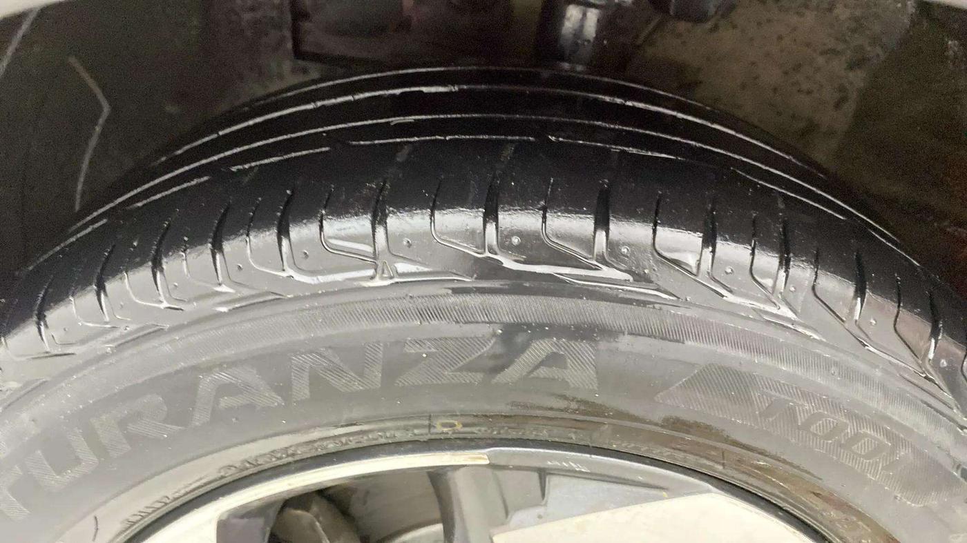 2019 Hyundai VENUE SX PLUS 1.0 TURBO DCT, Petrol, Automatic, 1,14,227 km, Left Front Tyre Tread