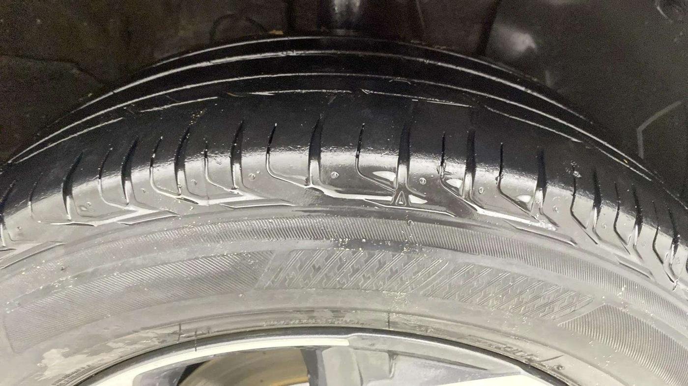 2019 Hyundai VENUE SX PLUS 1.0 TURBO DCT, Petrol, Automatic, 1,14,227 km, Right Front Tyre Tread