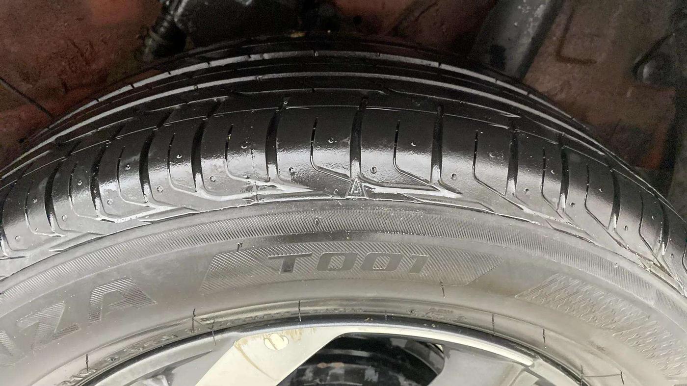2019 Hyundai VENUE SX PLUS 1.0 TURBO DCT, Petrol, Automatic, 1,14,227 km, Left Rear Tyre Tread