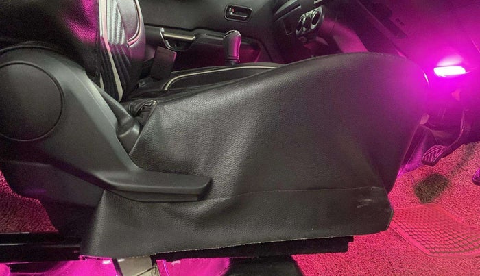 2017 Maruti IGNIS SIGMA 1.2, Petrol, Manual, 1,02,951 km, Driver Side Adjustment Panel