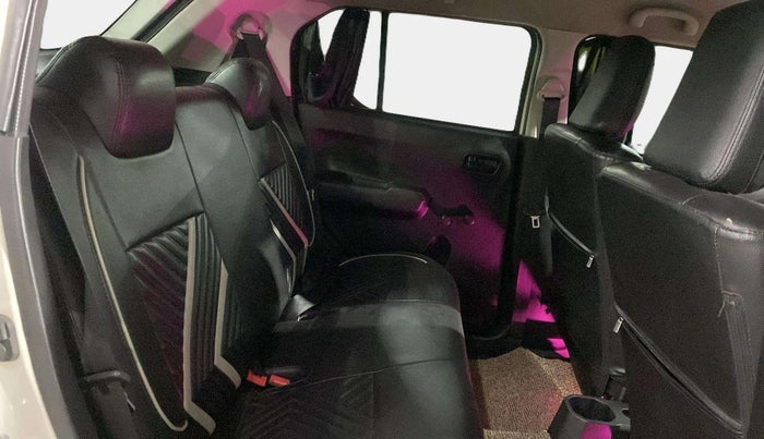2017 Maruti IGNIS SIGMA 1.2, Petrol, Manual, 1,02,951 km, Right Side Rear Door Cabin