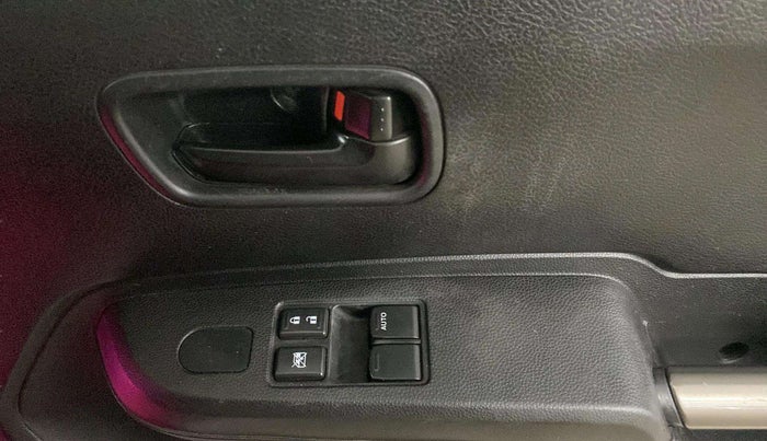 2017 Maruti IGNIS SIGMA 1.2, Petrol, Manual, 1,02,951 km, Driver Side Door Panels Control