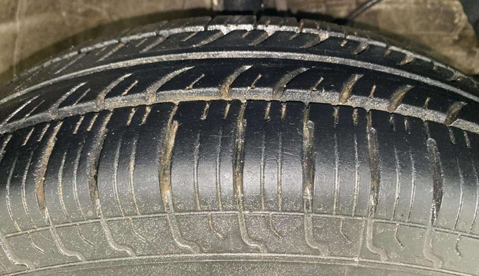 2020 Maruti Swift VXI, Petrol, Manual, 58,521 km, Right Front Tyre Tread