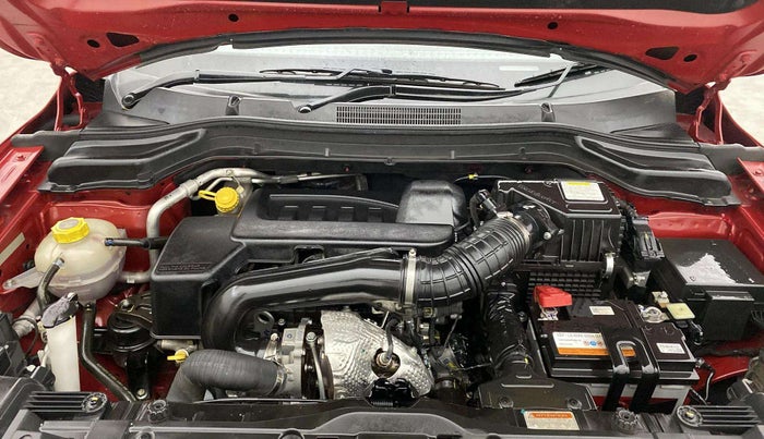 2022 Mahindra XUV300 W8 1.5 DIESEL, Diesel, Manual, 13,218 km, Engine View