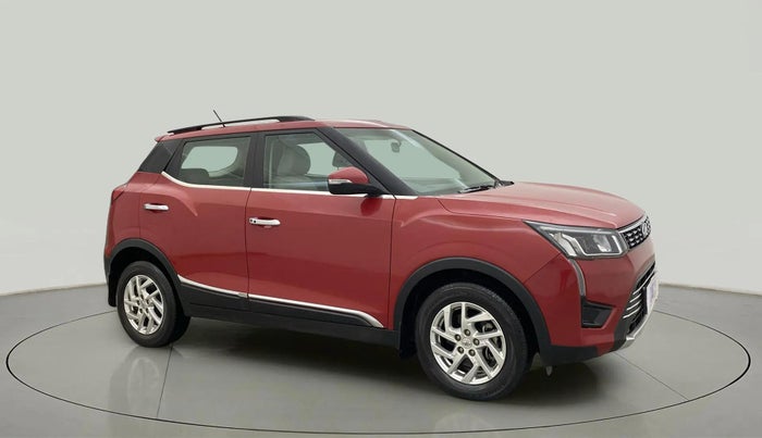 2022 Mahindra XUV300 W8 1.5 DIESEL, Diesel, Manual, 13,218 km, Right Front Diagonal