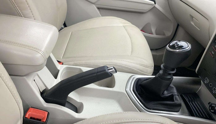 2022 Mahindra XUV300 W8 1.5 DIESEL, Diesel, Manual, 13,218 km, Gear Lever
