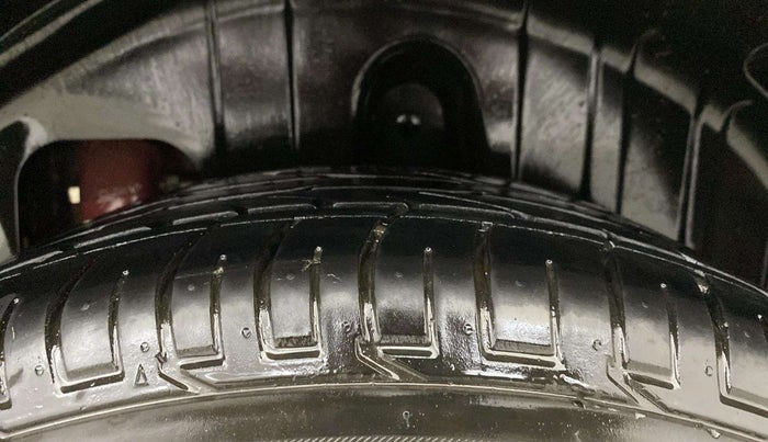 2022 Mahindra XUV300 W8 1.5 DIESEL, Diesel, Manual, 13,218 km, Left Rear Tyre Tread