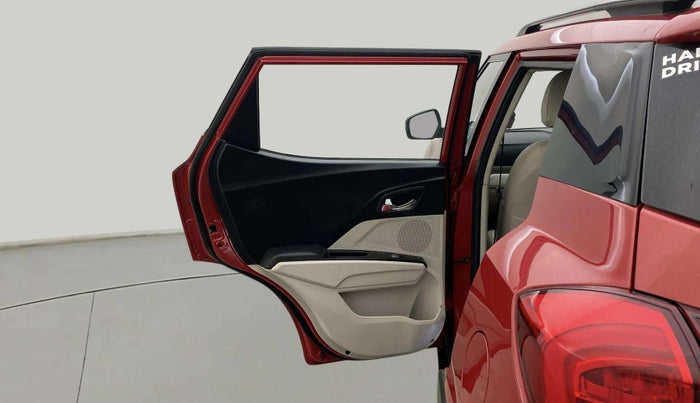 2022 Mahindra XUV300 W8 1.5 DIESEL, Diesel, Manual, 13,218 km, LHS Rear Door