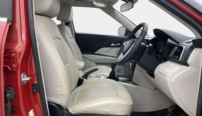 2022 Mahindra XUV300 W8 1.5 DIESEL, Diesel, Manual, 13,218 km, Right Side Front Door Cabin