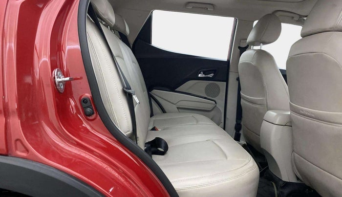 2022 Mahindra XUV300 W8 1.5 DIESEL, Diesel, Manual, 13,218 km, Right Side Rear Door Cabin