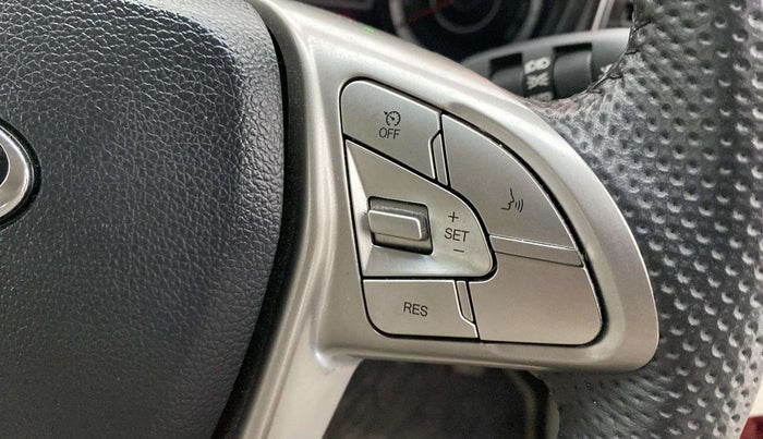2022 Mahindra XUV300 W8 1.5 DIESEL, Diesel, Manual, 13,218 km, Adaptive Cruise Control