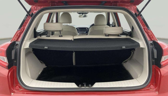 2022 Mahindra XUV300 W8 1.5 DIESEL, Diesel, Manual, 13,218 km, Boot Open Zoomed View