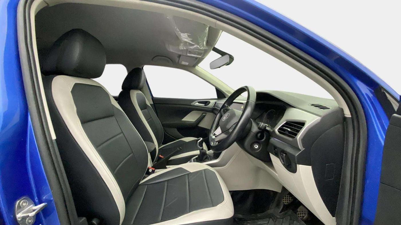 2022 Volkswagen TAIGUN HIGHLINE 1.0 TSI MT, Petrol, Manual, 30,682 km, Right Side Front Door Cabin