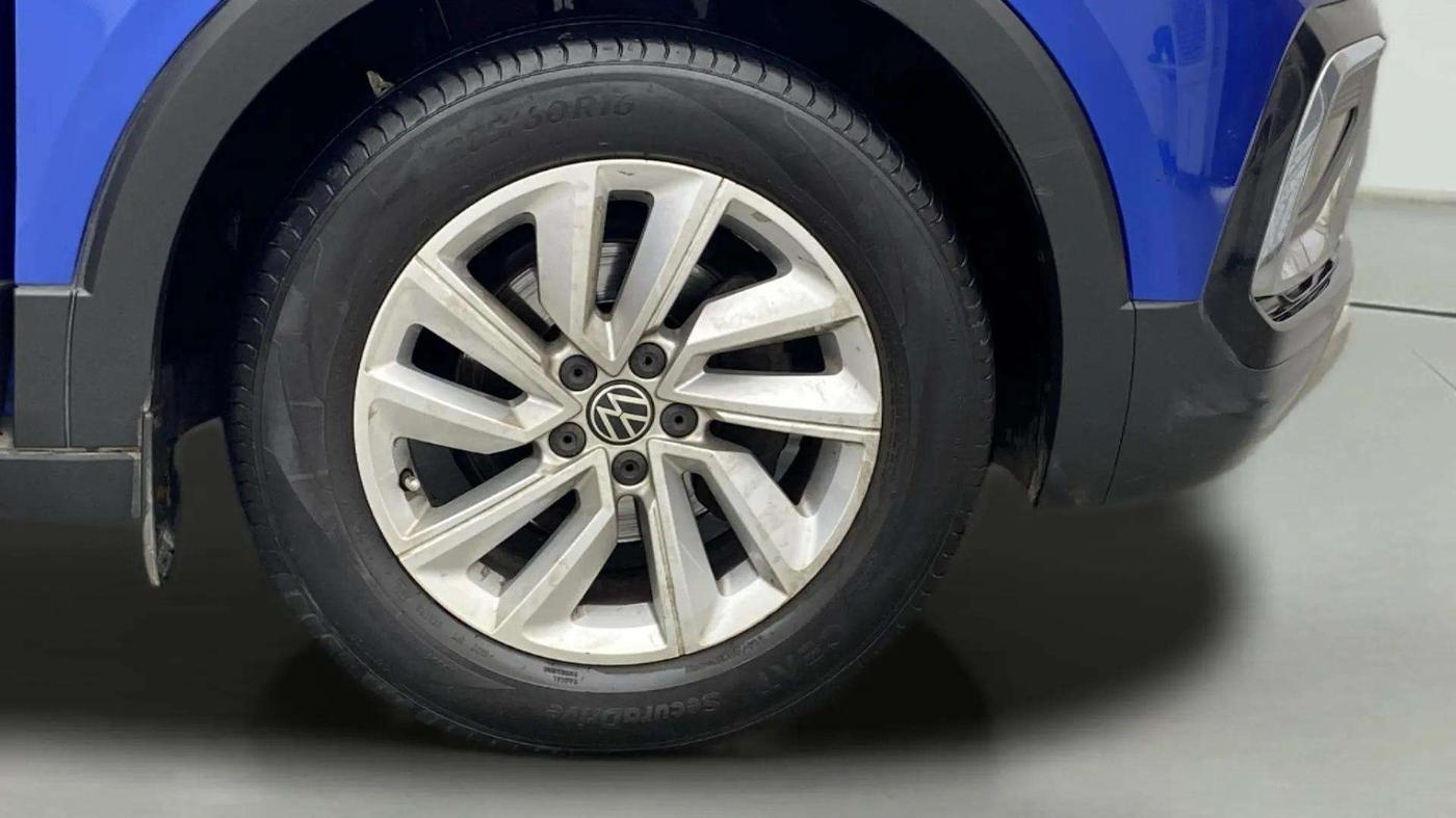 2022 Volkswagen TAIGUN HIGHLINE 1.0 TSI MT, Petrol, Manual, 30,682 km, Right Front Wheel