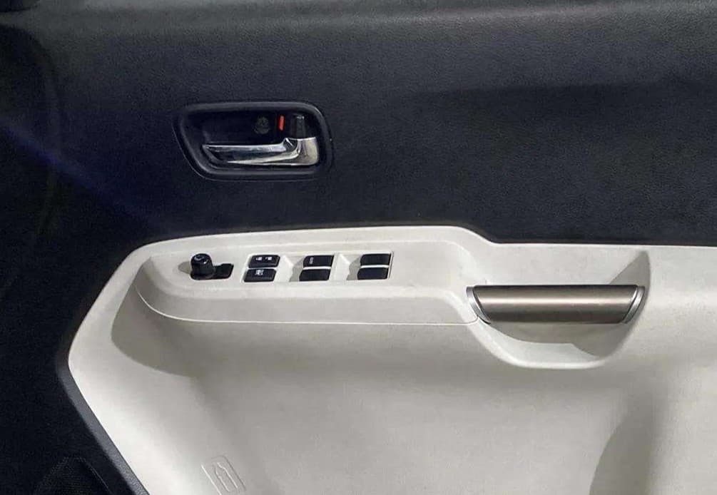 2018 Maruti IGNIS ALPHA 1.2 AMT, Petrol, Automatic, 32,499 km, Driver Side Door Panels Control