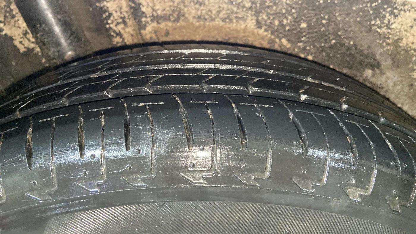 2018 Maruti IGNIS ALPHA 1.2 AMT, Petrol, Automatic, 32,499 km, Right Rear Tyre Tread