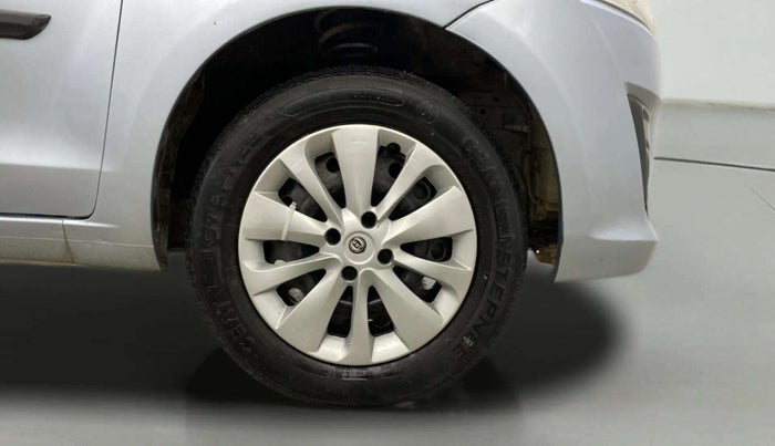 2013 Maruti Ertiga VXI CNG, CNG, Manual, 92,947 km, Right Front Wheel