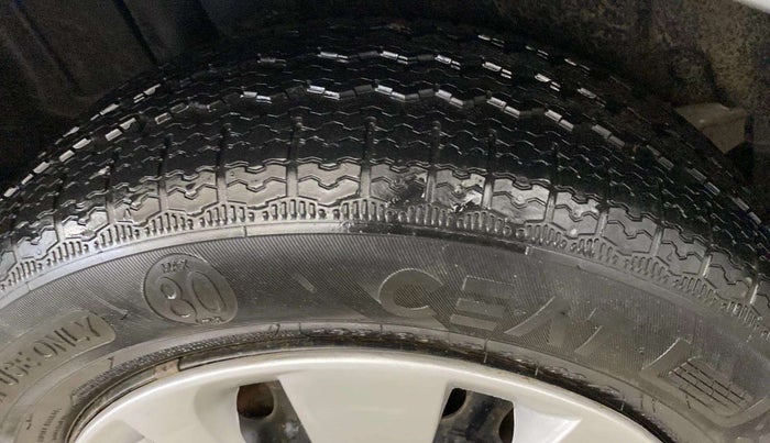 2013 Maruti Ertiga VXI CNG, CNG, Manual, 92,947 km, Left Front Tyre Tread