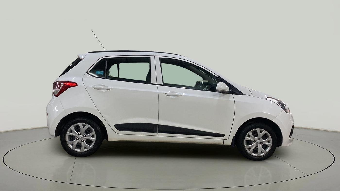 2016 Hyundai Grand i10 SPORTZ 1.2 KAPPA VTVT, Petrol, Manual, 48,261 km, Right Side View
