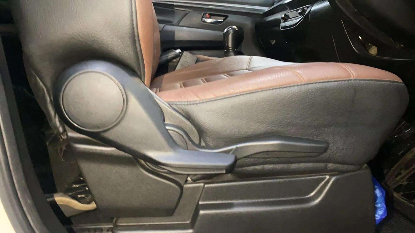 2022 Maruti XL6 ZETA MT, Petrol, Manual, 48,301 km, Driver Side Adjustment Panel