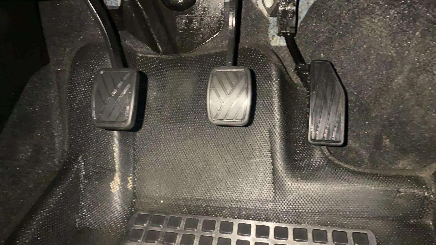 2023 Maruti FRONX SIGMA CNG 1.2 MT, CNG, Manual, 4,199 km, Pedals