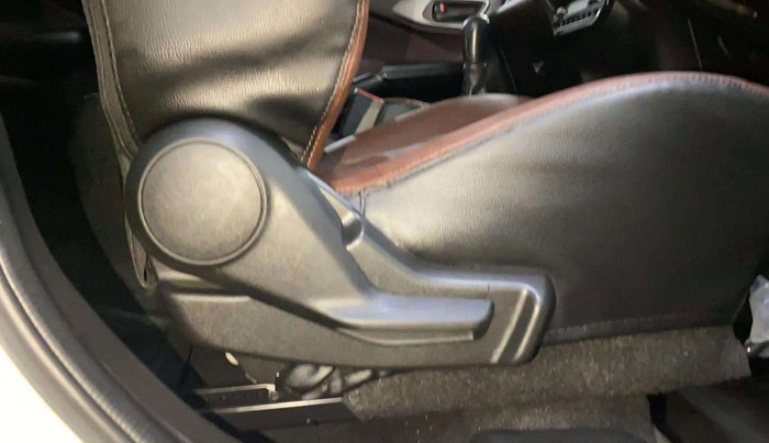 2023 Maruti FRONX SIGMA CNG 1.2 MT, CNG, Manual, 4,199 km, Driver Side Adjustment Panel