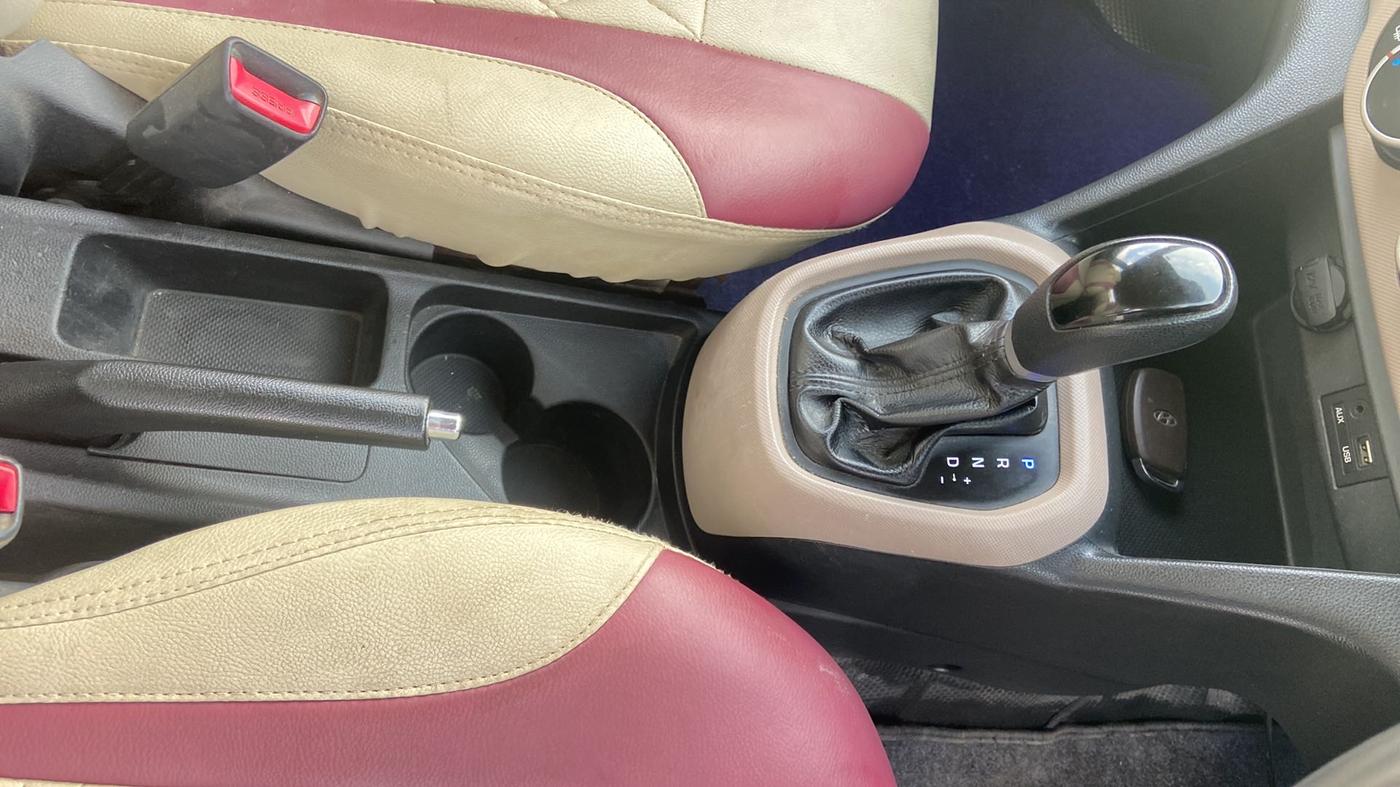 2016 Hyundai Grand i10 ASTA (O) AT 1.2 KAPPA VTVT, Petrol, Automatic, 76,894 km, Gear Lever