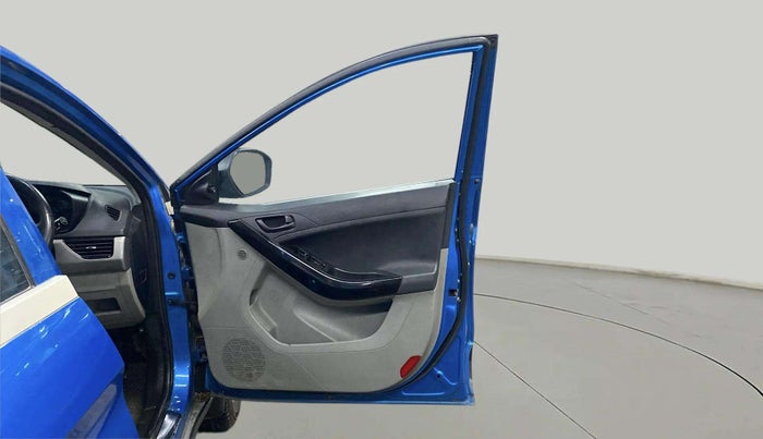 2019 Tata NEXON XMA PETROL, Petrol, Automatic, 59,107 km, RHS Front Door