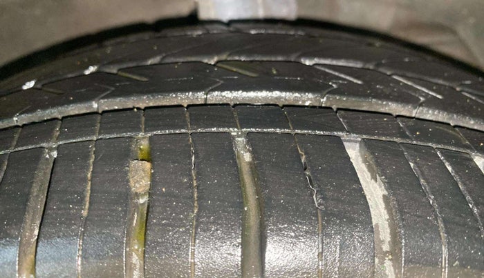 2019 Maruti Dzire ZXI AMT, Petrol, Automatic, 64,094 km, Right Front Tyre Tread