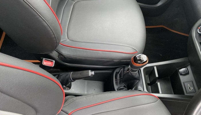 2020 Renault Kwid CLIMBER 1.0 (O), Petrol, Manual, 5,488 km, Gear Lever