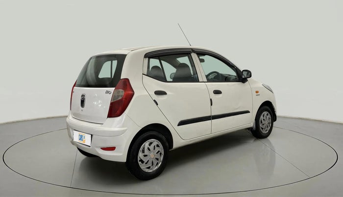 2013 Hyundai i10 MAGNA 1.1, CNG, Manual, 67,210 km, Right Back Diagonal