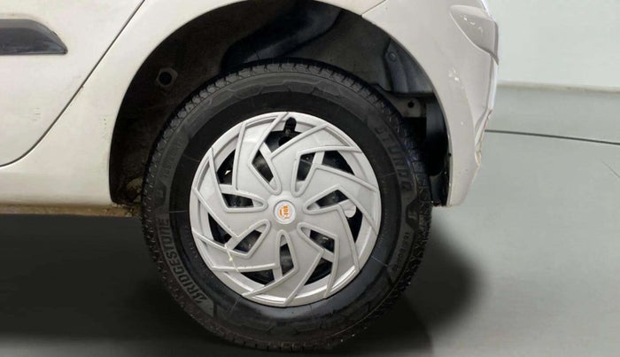 2013 Hyundai i10 MAGNA 1.1, CNG, Manual, 67,210 km, Left Rear Wheel